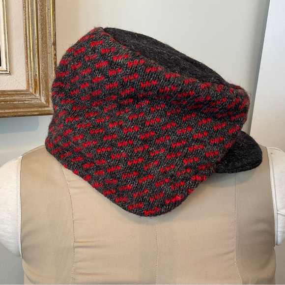 Vintage Scandinavian Score Design billed hat-wool-red/charcoal - Picture 2 of 4